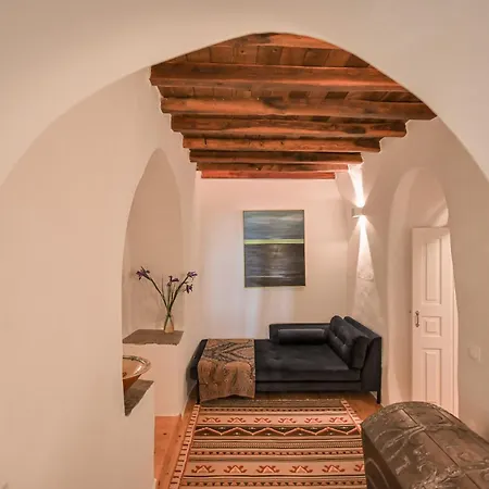 The Artist House Τριαντάρος