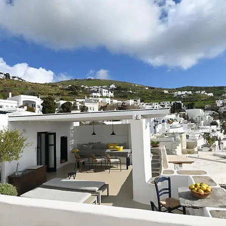 The Artist House * Τριαντάρος