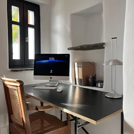 The Artist House Τριαντάρος
