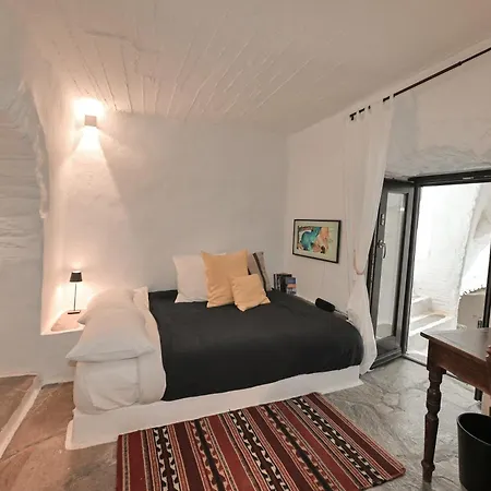 The Artist House * Triandáros