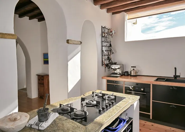 The Artist House * Triandáros