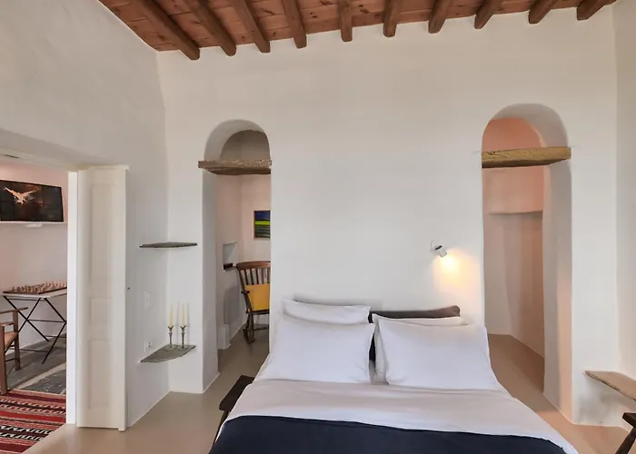 The Artist House * Triandáros