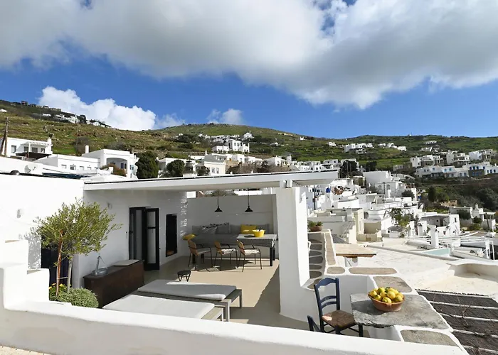 The Artist House * Triandáros